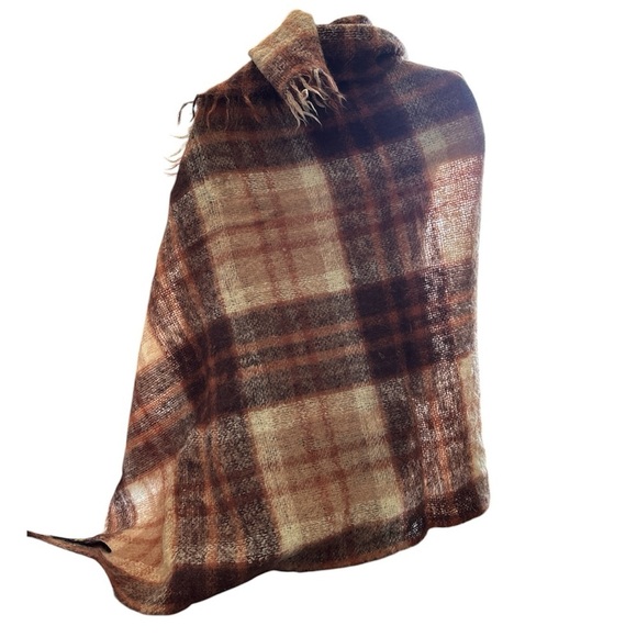The Edinburgh Woollen Mill Vintage Scottish Wool Plaid Lap Blanket/ Shawl/ Throw - Picture 4 of 10